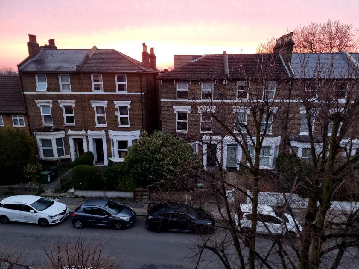 Appartamento Stylish-Brockley-Entire Place Londra Esterno foto