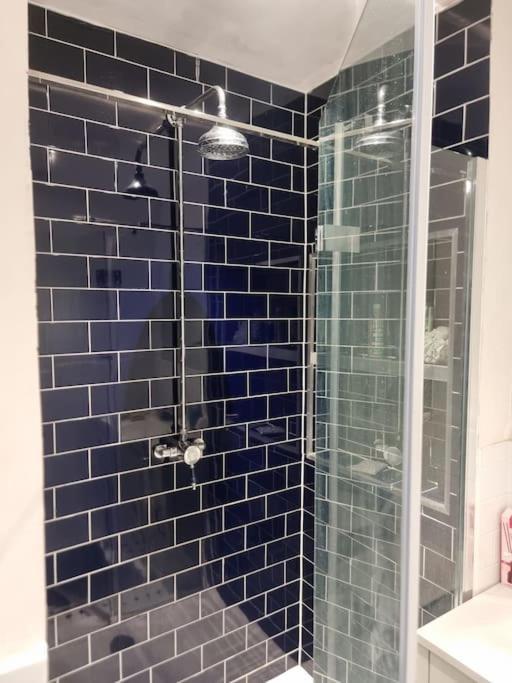 Appartamento Stylish-Brockley-Entire Place Londra Esterno foto
